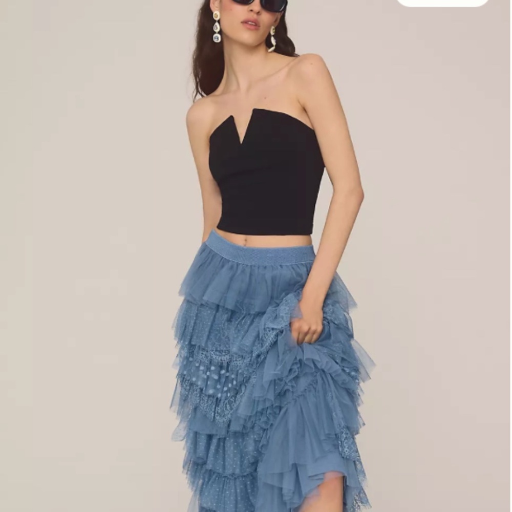 Maeve Strapless Cropped V-Neck Corset Top in Black